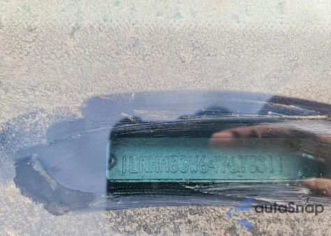 2004 Lincoln Town Car Ultimate z USA, uszkodzony, nr VIN 1LNHM83W64Y678311